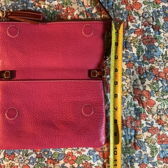 Dooney & Bourke bright pink crossbody clutch fold over bag EUC - Picture 6 of 6